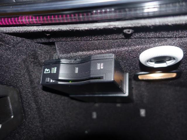 Ｅクラス Ｅ２００　アバンギャルド　スポーツ　レザーパッケージ　Ｂｌｕｅｔｏｏｔｈ接続　ＥＴＣ　ＬＥＤヘッドライト　ＴＶ　アイドリングストップ　クルーズコントロール　コネクテッド機能　サイドカメラ　シートヒーター　トランクスルー　ナビ（24枚目）