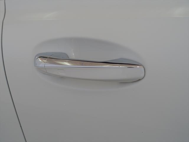 GLB GLB35 4MATIC AMGアドバンスドパッケージ 3列シート Bluetooth接続 ETC LEDヘッドライト アイドリングストップ クルーズコントロール コネクテッド機能 サイドカメラ サンルーフ・ガラスルーフ(28枚目)