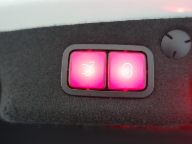 Ｃクラス Ｃ２２０　ｄ　ローレウスエディション　レザーエクスクルーシブ　パッケージ・レーダーセーフティパッケージ・スポーツプラスパッケージ（11枚目）