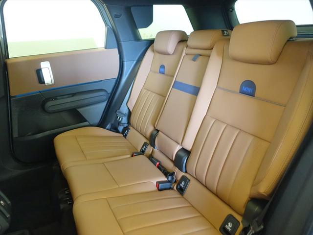 ＭＩＮＩ カントリーマンＳ　オール４　シートヒーター　パワーシート　トランクスルー　フロアマット　コネクテッド機能　ナビ　音楽プレーヤー接続　Ｂｌｕｅｔｏｏｔｈ接続　ＥＴＣ　ＬＥＤヘッドライト　電動リアゲート　全周囲カメラ　フロントカメラ（21枚目）