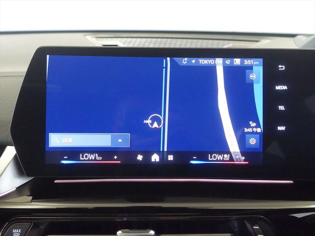 Ｘ２ ｘＤｒｉｖｅ２０ｉ　Ｍスポーツ　シートヒーター　パワーシート　トランクスルー　コネクテッド機能　ナビ　音楽プレーヤー接続　Ｂｌｕｅｔｏｏｔｈ接続　ＥＴＣ　サンルーフ・ガラスルーフ　ＬＥＤヘッドライト　電動リアゲート　全周囲カメラ（10枚目）