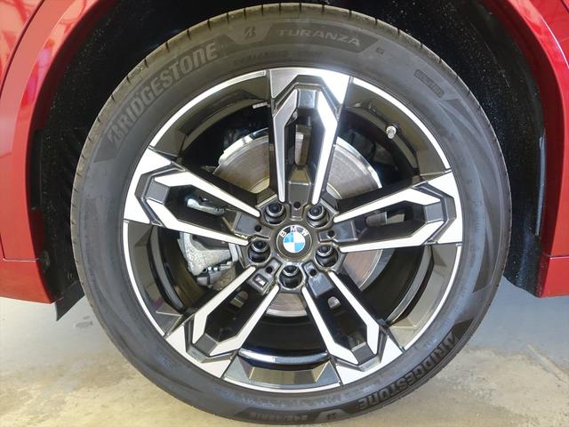 Ｘ２ ｘＤｒｉｖｅ２０ｉ　Ｍスポーツ　シートヒーター　パワーシート　トランクスルー　コネクテッド機能　ナビ　音楽プレーヤー接続　Ｂｌｕｅｔｏｏｔｈ接続　ＥＴＣ　サンルーフ・ガラスルーフ　ＬＥＤヘッドライト　電動リアゲート　全周囲カメラ（32枚目）