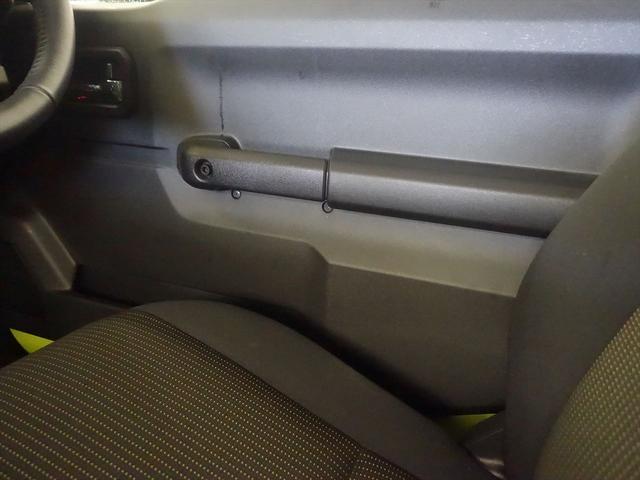 ジムニー XC トランクスルー フロアマット ナビ 音楽プレーヤー接続 Bluetooth接続 TV ETC LEDヘッドライト バックモニター 盗難防止 衝突被害軽減ブレーキ 横滑り防止装置 クルーズコントロール(14枚目)