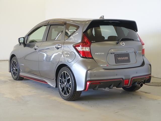 ノート e-POWER ニスモ トランクスルー フロアマット ナビ CD 音楽プレーヤー接続 Bluetooth接続 TV DVD再生 ETC LEDヘッドライト 全周囲カメラ フロントカメラ サイドカメラ バックモニター 盗難防止(4枚目)