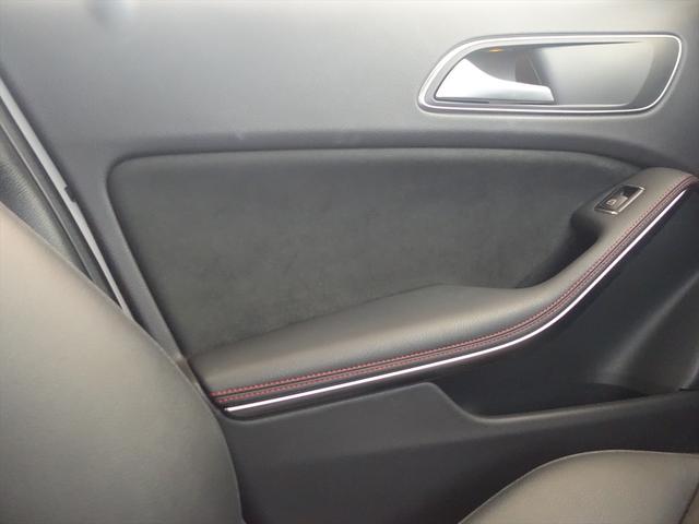 ＧＬＡクラス ＧＬＡ２５０　４マチック　スポーツ　レーダーセーフティパッケージ　シートヒーター　パワーシート　トランクスルー　フロアマット　ナビ　ＣＤ　ミュージックサーバー　音楽プレーヤー接続　Ｂｌｕｅｔｏｏｔｈ接続　ＴＶ　ＤＶＤ再生　ＥＴＣ（14枚目）