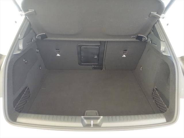 ＧＬＡクラス ＧＬＡ２５０　４マチック　スポーツ　レーダーセーフティパッケージ　シートヒーター　パワーシート　トランクスルー　フロアマット　ナビ　ＣＤ　ミュージックサーバー　音楽プレーヤー接続　Ｂｌｕｅｔｏｏｔｈ接続　ＴＶ　ＤＶＤ再生　ＥＴＣ（25枚目）