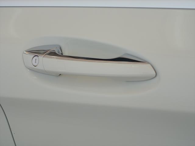 ＧＬＡクラス ＧＬＡ２５０　４マチック　スポーツ　レーダーセーフティパッケージ　シートヒーター　パワーシート　トランクスルー　フロアマット　ナビ　ＣＤ　ミュージックサーバー　音楽プレーヤー接続　Ｂｌｕｅｔｏｏｔｈ接続　ＴＶ　ＤＶＤ再生　ＥＴＣ（27枚目）