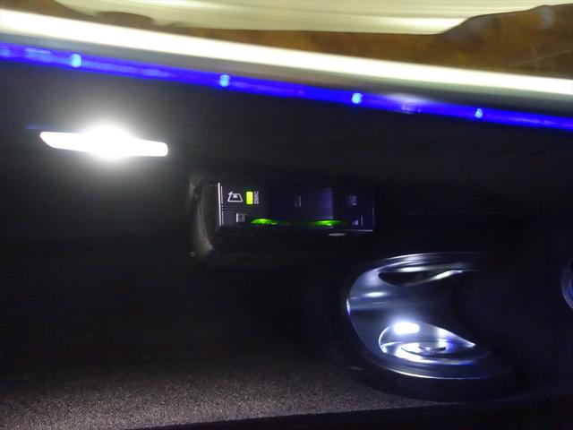 Sクラス S400 ハイブリッド ラグジュアリーパッケージ シートヒーター パワーシート フロアマット ナビ CD ミュージックサーバー 音楽プレーヤー接続 Bluetooth接続 TV DVD再生 ETC サンルーフ・ガラスルーフ(21枚目)