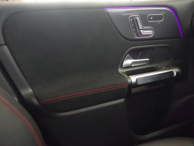 GLB GLB200 d AМGライン ナビゲーションパッケージ シートヒーター パワーシート 3列シート トランクスルー コネクテッド機能 ナビ 音楽プレーヤー接続 Bluetooth接続 TV ETC LEDヘッドライト 電動リアゲート(14枚目)