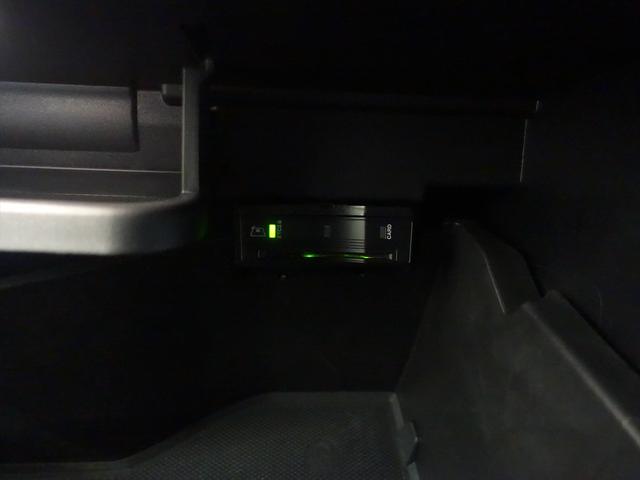 GLB GLB200 d AМGライン ナビゲーションパッケージ シートヒーター パワーシート 3列シート トランクスルー コネクテッド機能 ナビ 音楽プレーヤー接続 Bluetooth接続 TV ETC LEDヘッドライト 電動リアゲート(21枚目)