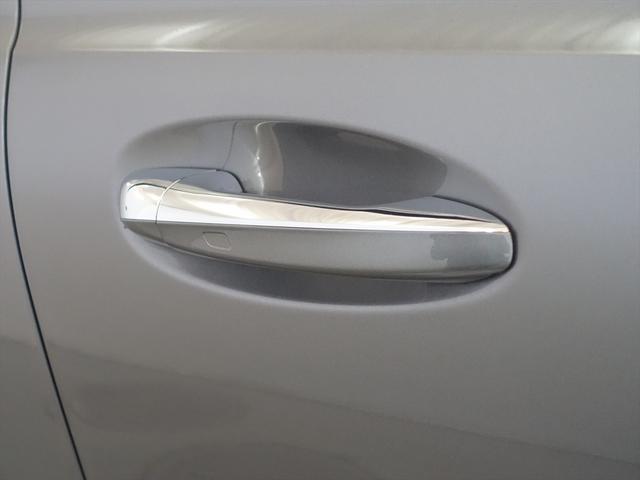 GLB GLB200 d AМGライン ナビゲーションパッケージ シートヒーター パワーシート 3列シート トランクスルー コネクテッド機能 ナビ 音楽プレーヤー接続 Bluetooth接続 TV ETC LEDヘッドライト 電動リアゲート(27枚目)