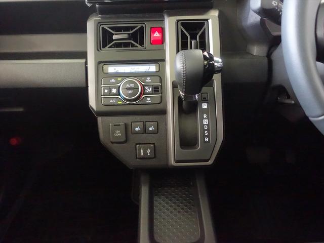 タフト Gターボ クロムベンチャー シートヒーター トランクスルー フロアマット 音楽プレーヤー接続 Bluetooth接続 TV ETC サンルーフ・ガラスルーフ LEDヘッドライト バックモニター 盗難防止 衝突被害軽減ブレーキ(13枚目)