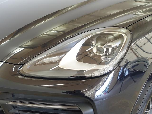 カイエン ベースグレード シートヒーター パワーシート トランクスルー フロアマット ナビ 音楽プレーヤー接続 Bluetooth接続 ETC LEDヘッドライト 電動リアゲート 全周囲カメラ フロントカメラ サイドカメラ(8枚目)