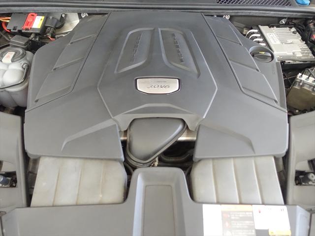 カイエン ベースグレード シートヒーター パワーシート トランクスルー フロアマット ナビ 音楽プレーヤー接続 Bluetooth接続 ETC LEDヘッドライト 電動リアゲート 全周囲カメラ フロントカメラ サイドカメラ(9枚目)