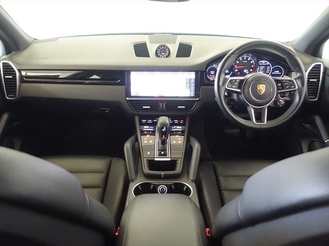 カイエン ベースグレード シートヒーター パワーシート トランクスルー フロアマット ナビ 音楽プレーヤー接続 Bluetooth接続 ETC LEDヘッドライト 電動リアゲート 全周囲カメラ フロントカメラ サイドカメラ(12枚目)