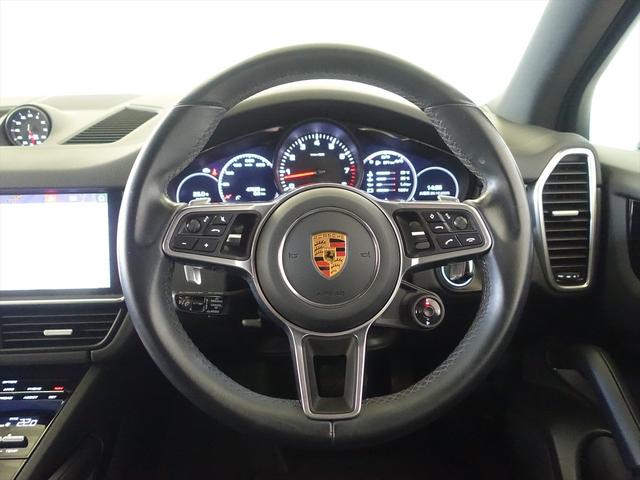 カイエン ベースグレード シートヒーター パワーシート トランクスルー フロアマット ナビ 音楽プレーヤー接続 Bluetooth接続 ETC LEDヘッドライト 電動リアゲート 全周囲カメラ フロントカメラ サイドカメラ(17枚目)