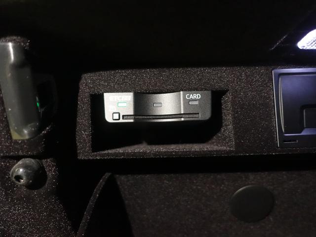 カイエン ベースグレード シートヒーター パワーシート トランクスルー フロアマット ナビ 音楽プレーヤー接続 Bluetooth接続 ETC LEDヘッドライト 電動リアゲート 全周囲カメラ フロントカメラ サイドカメラ(21枚目)