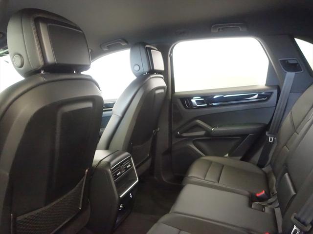 カイエン ベースグレード シートヒーター パワーシート トランクスルー フロアマット ナビ 音楽プレーヤー接続 Bluetooth接続 ETC LEDヘッドライト 電動リアゲート 全周囲カメラ フロントカメラ サイドカメラ(23枚目)