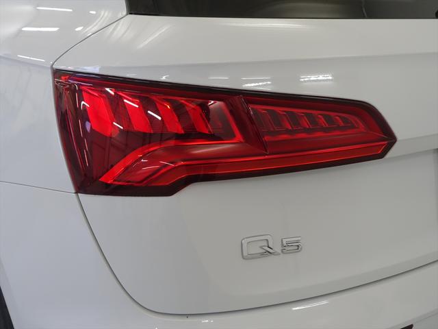 Q5 40 TDI クワトロ スポーツ シートヒーター パワーシート トランクスルー フロアマット コネクテッド機能 ナビ CD ミュージックサーバー 音楽プレーヤー接続 Bluetooth接続 TV DVD再生 ETC LEDヘッドライト(30枚目)
