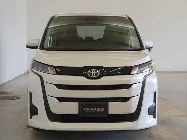 ノア X 3列シート トランクスルー フロアマット 音楽プレーヤー接続 Bluetooth接続 ETC LEDヘッドライト スライドドア バックモニター 盗難防止 衝突被害軽減ブレーキ 横滑り防止装置(5枚目)