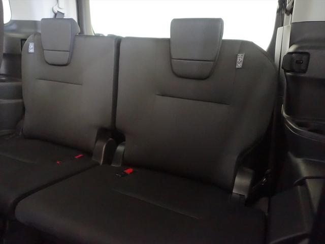 ノア X 3列シート トランクスルー フロアマット 音楽プレーヤー接続 Bluetooth接続 ETC LEDヘッドライト スライドドア バックモニター 盗難防止 衝突被害軽減ブレーキ 横滑り防止装置(24枚目)