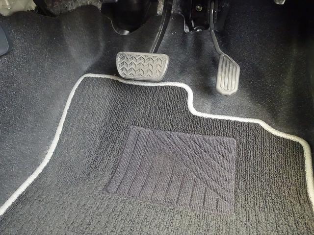 ヴィッツ F セーフティーエディションII トランクスルー コネクテッド機能 ナビ CD 音楽プレーヤー接続 Bluetooth接続 TV DVD再生 ETC バックモニター 盗難防止 横滑り防止装置 アイドリングストップ 定期点検記録簿(25枚目)