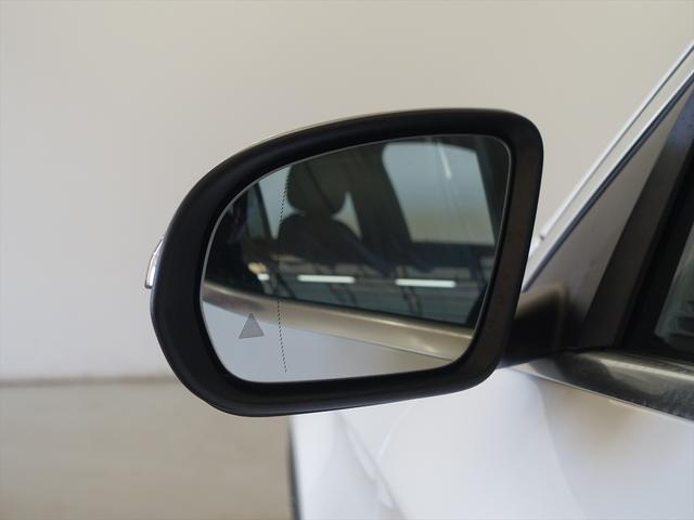 GLC GLC300 4MATIC AMGライン シートヒーター パワーシート トランクスルー フロアマット コネクテッド機能 ナビ 音楽プレーヤー接続 Bluetooth接続 TV ETC サンルーフ・ガラスルーフ LEDヘッドライト(3枚目)