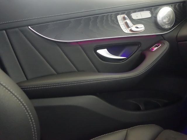 GLC GLC300 4MATIC AMGライン シートヒーター パワーシート トランクスルー フロアマット コネクテッド機能 ナビ 音楽プレーヤー接続 Bluetooth接続 TV ETC サンルーフ・ガラスルーフ LEDヘッドライト(11枚目)