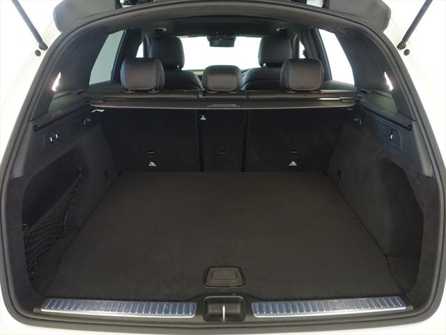 GLC GLC300 4MATIC AMGライン シートヒーター パワーシート トランクスルー フロアマット コネクテッド機能 ナビ 音楽プレーヤー接続 Bluetooth接続 TV ETC サンルーフ・ガラスルーフ LEDヘッドライト(22枚目)