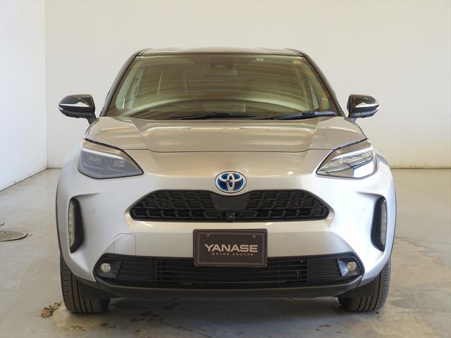 ヤリスクロス ハイブリッド　Ｚ　シートヒーター　トランクスルー　フロアマット　コネクテッド機能　ナビ　音楽プレーヤー接続　Ｂｌｕｅｔｏｏｔｈ接続　ＴＶ　ＥＴＣ　電動リアゲート　全周囲カメラ　フロントカメラ　サイドカメラ（2枚目）