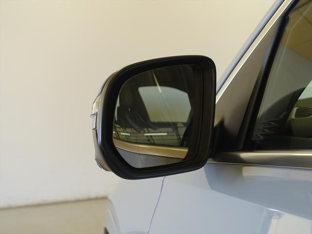 ヤナセの中古車は、すべて第三者検査専門機関（ＡＩＳ）によって、内外装から機関にいたるまで公正かつ厳正に検査されます。検査後、経験豊富なスタッフが、記録簿の確認、ＣＰＵ診断テストなどを実施いたします。