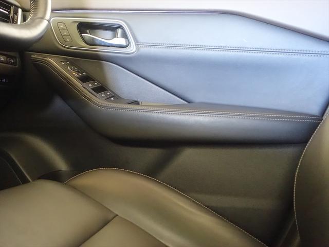 エクストレイル Ｇ　ｅ－４ＯＲＣＥ　シートヒーター　パワーシート　トランクスルー　フロアマット　コネクテッド機能　ナビ　音楽プレーヤー接続　Ｂｌｕｅｔｏｏｔｈ接続　ＴＶ　ＥＴＣ　サンルーフ・ガラスルーフ　ＬＥＤヘッドライト（22枚目）