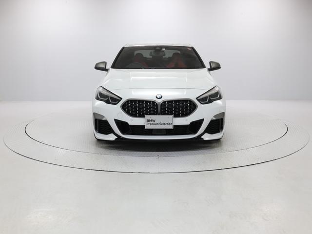 ２シリーズ Ｍ２３５ｉ　ｘＤｒｉｖｅグランクーペ　１８インチＡＷ　マグマレッドレザー　アクティブクルーズコントロール　パドルシフト　リヤカメラ　前後センサー　ＬＥＤ　衝突軽減　車線逸脱　ＵＳＢ　ヘッドアップディスプレイ　コンフォートアクセス（24枚目）