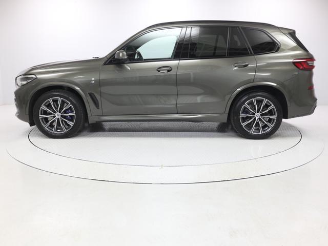 Ｘ５ ｘＤｒｉｖｅ　４０ｄ　Ｍスポーツ　２０インチＡＷ　Ｈａｒｍａｎ／Ｋａｒｄｏｎ　ブラックレザーシート　アクティブクルーズコントロール　ヘッドアップディスプレイ　パドルシフト　全周囲カメラ　前後センサー　ＬＥＤ　衝突軽減　車線逸脱（6枚目）