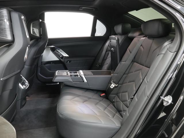 ７シリーズ ７４０ｄ　ｘＤｒｉｖｅ　Ｍスポーツ　２０インチＡＷ　パノラマサンルーフ　メリノレザー　Ｂ＆Ｗスピーカー　アクティブクルーズコントロール　ヘッドアップディスプレイ　全周囲カメラ　前後　ＬＥＤ　衝突軽減　車線逸脱　　コンフォートアクセス（15枚目）