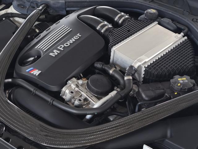 Ｍ２ コンペティション　認定中古車　１９インチＡＷ　レザーシート　クルーズコントロール　Ｈａｒｍａｎ／Ｋａｒｄｏｎ　パドルシフト　リヤカメラ　前後センサー　ＬＥＤヘッドライト　衝突警告　車線逸脱　ＵＳＢ　コンフォートアクセス（5枚目）