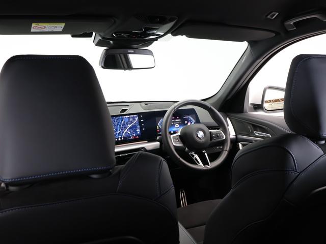 Ｘ１ ｘＤｒｉｖｅ　２０ｄ　Ｍスポーツ　１８インチＡＷ　アクティブクルーズコントロール　ヘッドアップディスプレイ　パドルシフト　全周囲カメラ　前後センサー　アダプティブＬＥＤ　衝突軽減　車線逸脱　ＵＳＢ　コンフォートアクセス　電動リヤゲート（16枚目）
