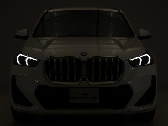 Ｘ１ ｘＤｒｉｖｅ　２０ｄ　Ｍスポーツ　１８インチＡＷ　アクティブクルーズコントロール　ヘッドアップディスプレイ　パドルシフト　全周囲カメラ　前後センサー　アダプティブＬＥＤ　衝突軽減　車線逸脱　ＵＳＢ　コンフォートアクセス　電動リヤゲート（24枚目）