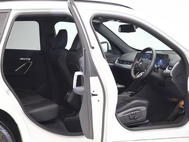 Ｘ１ ｘＤｒｉｖｅ　２０ｄ　Ｍスポーツ　１８インチＡＷ　アクティブクルーズコントロール　ヘッドアップディスプレイ　パドルシフト　全周囲カメラ　前後センサー　アダプティブＬＥＤ　衝突軽減　車線逸脱　ＵＳＢ　コンフォートアクセス　電動リヤゲート（38枚目）