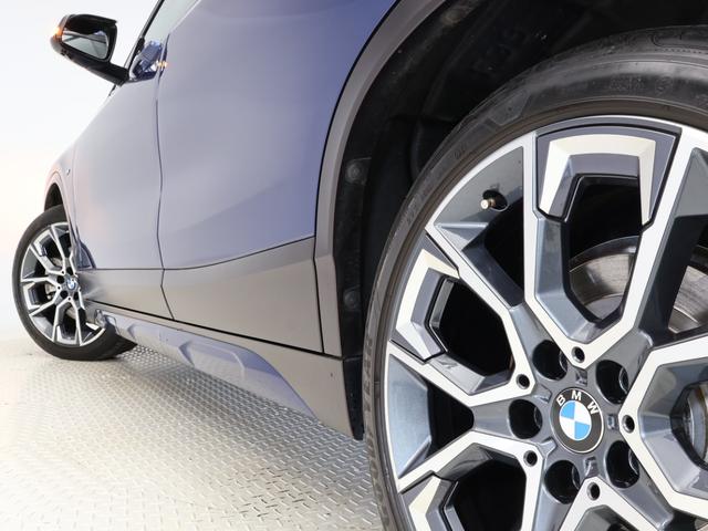 Ｘ２ ｘＤｒｉｖｅ２０ｄＭスポーツＸＥＤジョイ＋ハイライＰ　１９インチＡＷ　Ｍメッシュエディション　モカブラウン内装　アクティブクルーズコントロール　パドルシフト　ＬＥＤ　衝突軽減　車線逸脱　電動リヤゲート　コンフォートアクセス　フロントシートヒーター（28枚目）