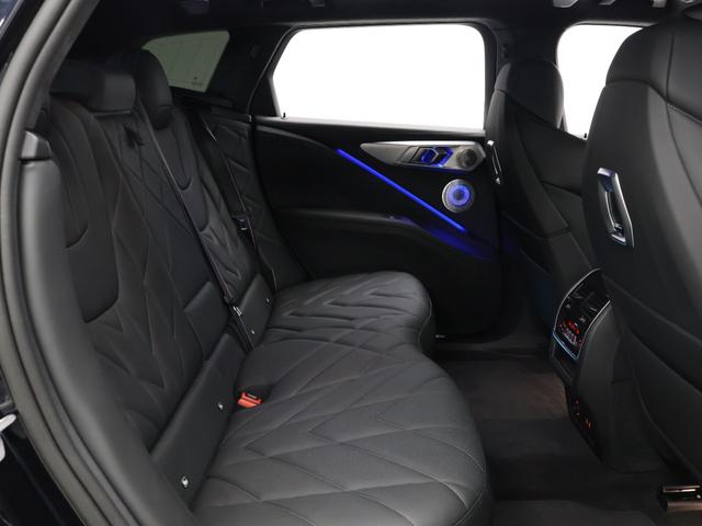 ＸＭ ベースグレード　認定中古車　２３インチＡＷ　プリズムルーフ　ＩＮＤＩＶＩＤＵＡＬ・ＥＸメリノレザー　Ｂ＆Ｗスピーカー　アクティブクルーズコントロール　パドルシフト　全周囲カメラ　アダプティブＬＥＤ　衝突軽減　車線逸脱（14枚目）
