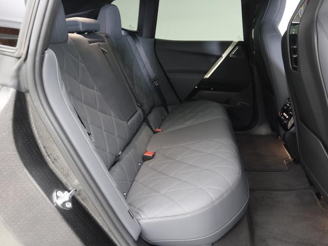 ｉＸ ｘＤｒｉｖｅ　５０　認定中古車　２年保証　２１インチＡＷ　パノラマサンルーフ　レザーシート　Ｈａｒｍａｎ／Ｋａｒｄｏｎ　アクティブクルーズコントロール　ヘッドアップディスプレイアダプティブＬＥＤ　全周囲カメラ　衝突軽減（14枚目）