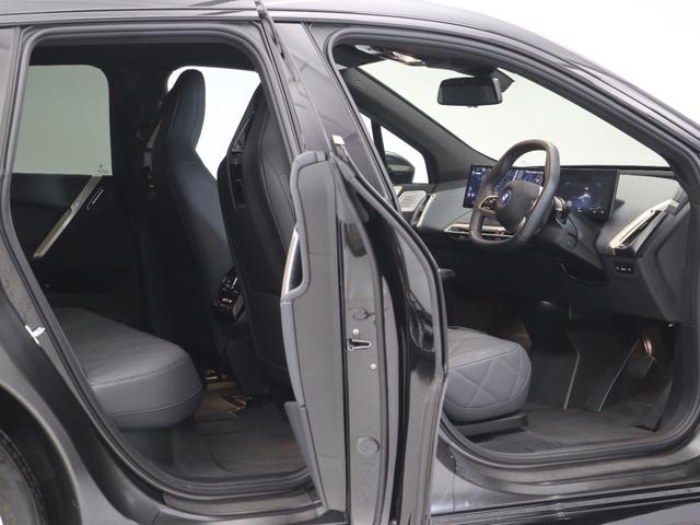ｉＸ ｘＤｒｉｖｅ　５０　認定中古車　２年保証　２１インチＡＷ　パノラマサンルーフ　レザーシート　Ｈａｒｍａｎ／Ｋａｒｄｏｎ　アクティブクルーズコントロール　ヘッドアップディスプレイアダプティブＬＥＤ　全周囲カメラ　衝突軽減（38枚目）