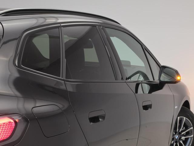 �a�l�v�̃R�[�|���[�g�A�C�f���e�B�e�B�ł���z�t�}�C�X�^�[�E�L���N�Ƃ́A�b�s���[���t�����g�̕����Ɍ����Ă�������������I�ȃf�U�C���ŁA�O�i����Ƃ����C���[�W�𕂂��΂��Ă���܂��B