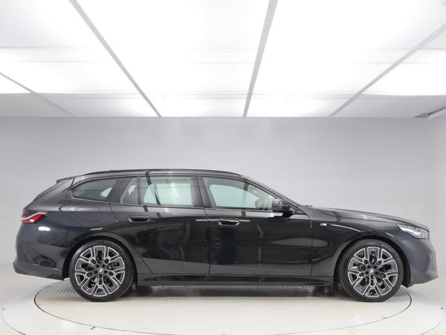 ５シリーズ ５２３ｄ　ｘＤｒｉｖｅツーリング　Ｍスポーツ　認定中古車　２年保証　２０インチＡＷ　アクティブクルーズコントロール　全周囲カメラ　アダプティブＬＥＤ　ヘッドアップディスプレイ　衝突軽減　コンフォートアクセス　電動リヤゲート　フロントシートヒーター（6枚目）