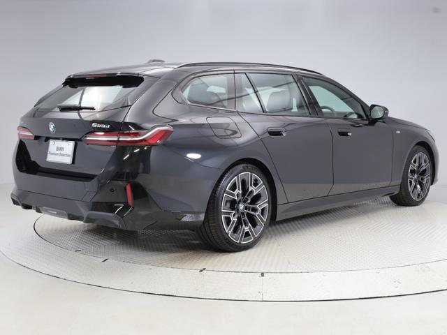 ５シリーズ ５２３ｄ　ｘＤｒｉｖｅツーリング　Ｍスポーツ　認定中古車　２年保証　２０インチＡＷ　アクティブクルーズコントロール　全周囲カメラ　アダプティブＬＥＤ　ヘッドアップディスプレイ　衝突軽減　コンフォートアクセス　電動リヤゲート　フロントシートヒーター（9枚目）