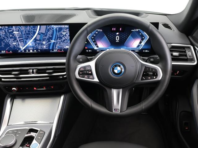 ｉ４ ｅＤｒｉｖｅ　３５　Ｍスポーツ　認定中古車　２年保証　１８インチＡＷ　アクティブクルーズコントロール　リヤカメラ　前後センサー　ＬＥＤ　ヘッドアップディスプレイ　衝突軽減　車線逸脱　フロントシートヒーター　コンフォートアクセス（11枚目）