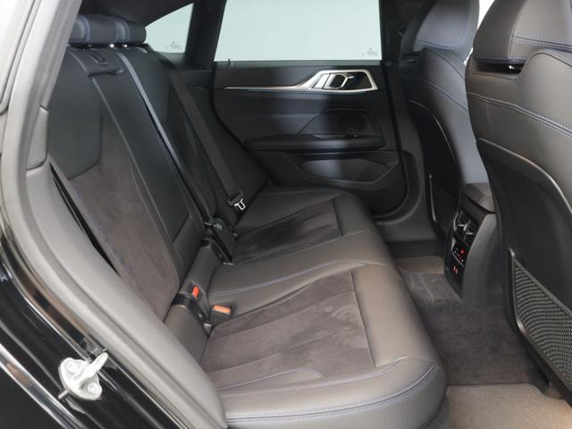 ４シリーズ ４２０ｄ　ｘＤｒｉｖｅグランクーペ　Ｍスポーツ　認定中古車　２年保証　１８インチＡＷ　アクティブクルーズコントロール　ヘッドアップディスプレイ　パドルシフト　衝突軽減　車線逸脱　ＬＥＤヘッドライト　全周囲カメラ　前後センサー　フロントシートヒーター（14枚目）