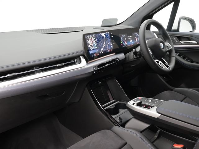 ２シリーズ ２１８ｉアクティブツアラー　Ｍスポーツ　認定中古車　２年保証　ヘッドアップディスプレイ　１７インチＡＷ　アクティブクルーズコントロール　全周囲カメラ　前後センサー　パドルシフト　アダプティブＬＥＤ　衝突軽減　車線逸脱　電動リヤゲート（4枚目）