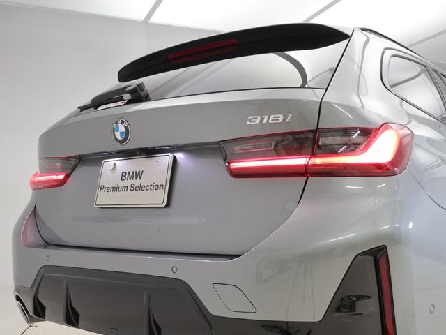３シリーズ ３１８ｉツーリング　Ｍスポーツ　ハイラインパッケージ　認定中古車　２年保証　レザーシート　１８インチＡＷ　全周囲カメラ　前後センサー　アクティブクルーズコントロール　パドルシフト　衝突軽減　車線逸脱　ヘッドアップディスプレイ　アダプティブＬＥＤ（32枚目）